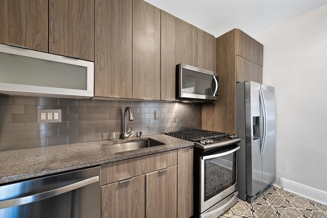 Photo - 138 W 30th St Unit 2