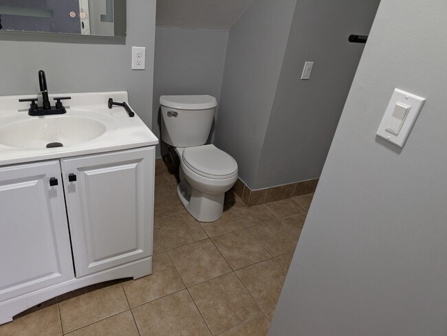 Photo - 1219 Burton St