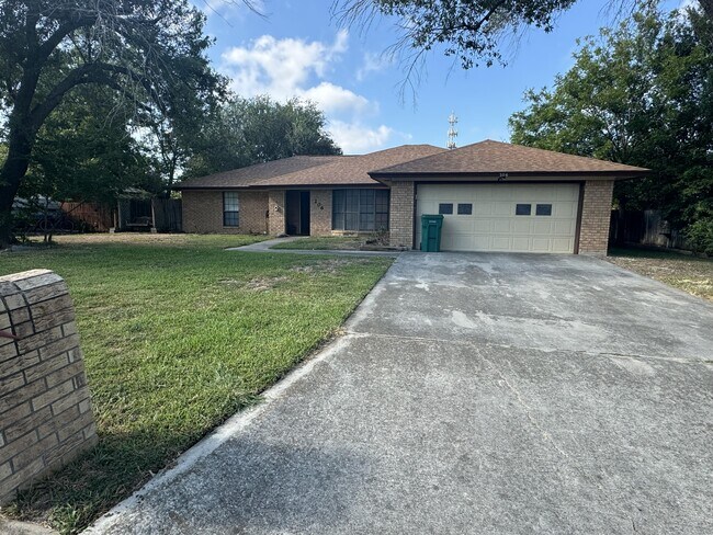 Photo - 206 Redwood Cir House