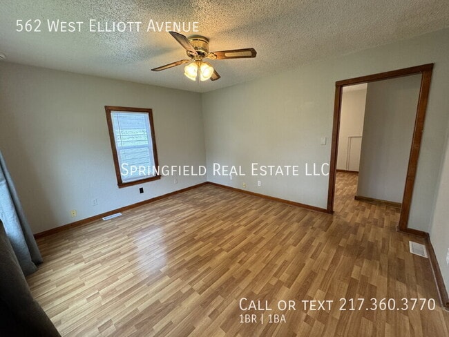 Photo - 562 W Elliott Ave