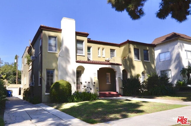 Photo - 2021 N Vermont Ave Rental