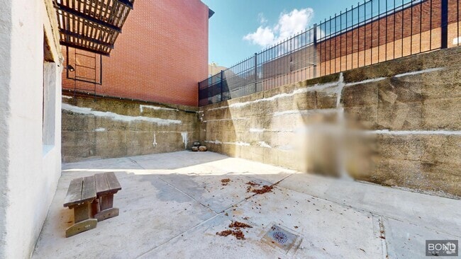 Building Photo - 75 Pierrepont St Unit LL Rental