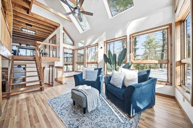 Building Photo - 105 Middle Rd