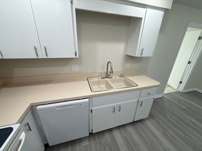 Photo - 227 S Lee St