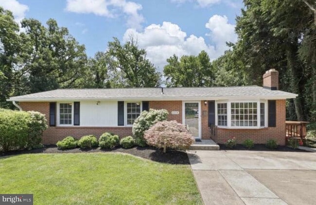 Building Photo - 6224 Thornwood Dr