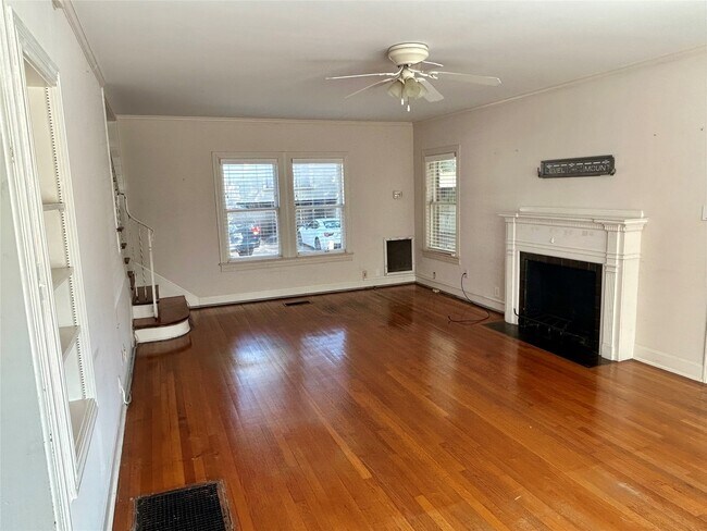 Photo - 2038 Lexington St