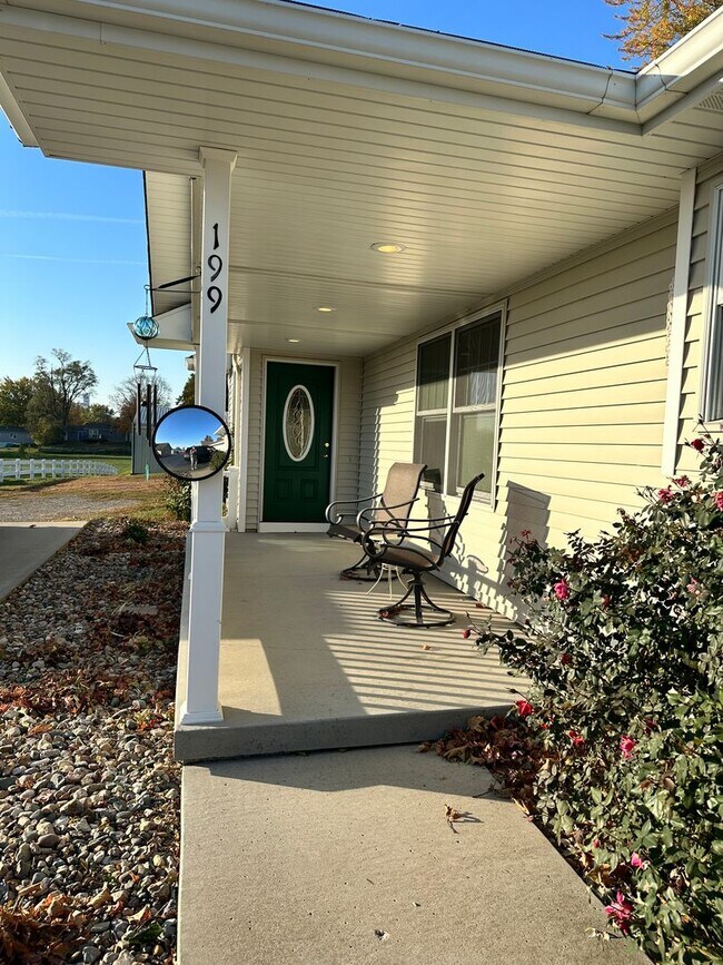 Photo - Rent: 4 Beds