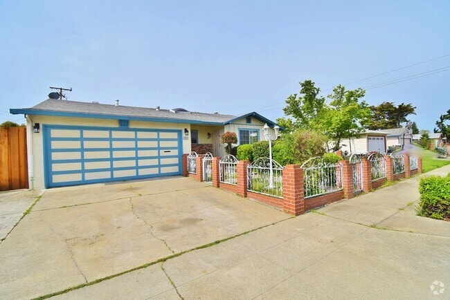 Building Photo - $3,590 / 3 BR - NICELY REMODELED FREMONT H... Rental
