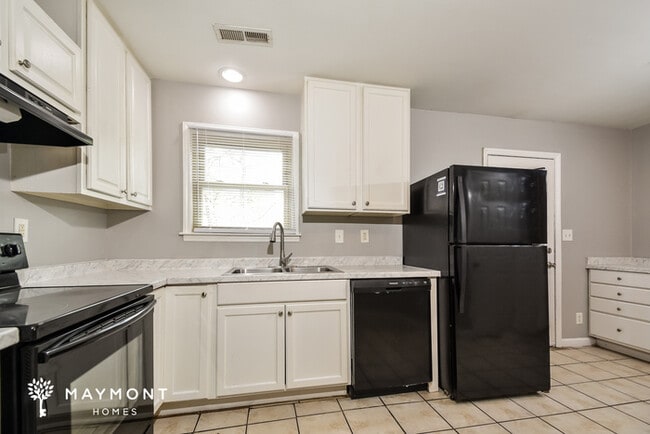 Photo - 1 Pyracantha Ct