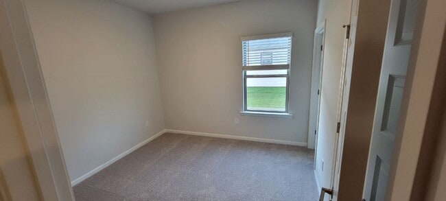 Photo - 119 STOCKHOLM Ln