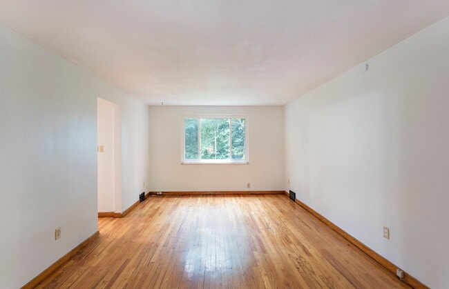 Photo - Classic Brick 2 Story Traditional Home in the heart of Swissvale. Available Immediately.