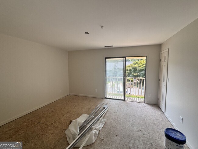 Photo - 732 Hanover Ln SE