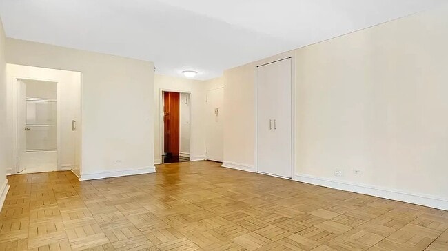 Building Photo - 888 8th Ave Unit 7S