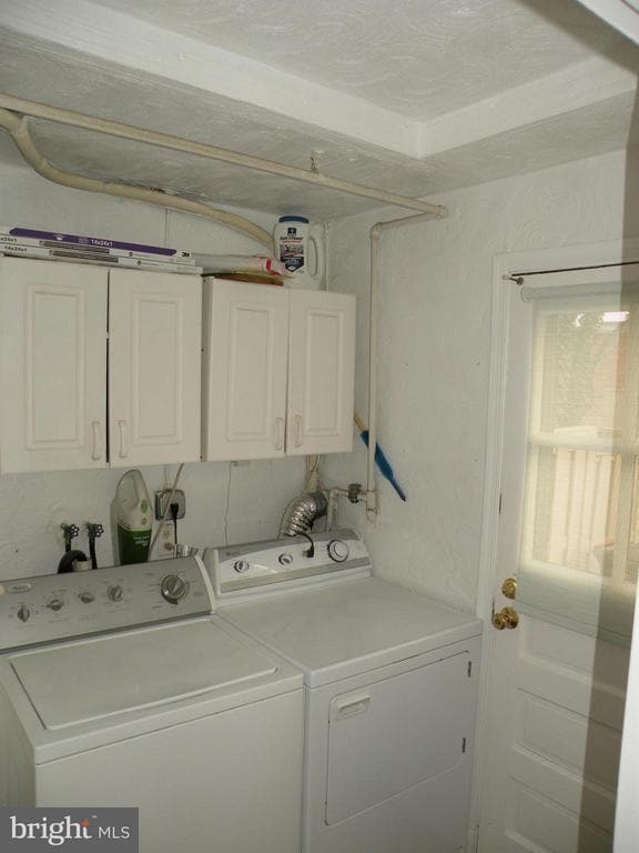 Photo - 3732 Jason Ave