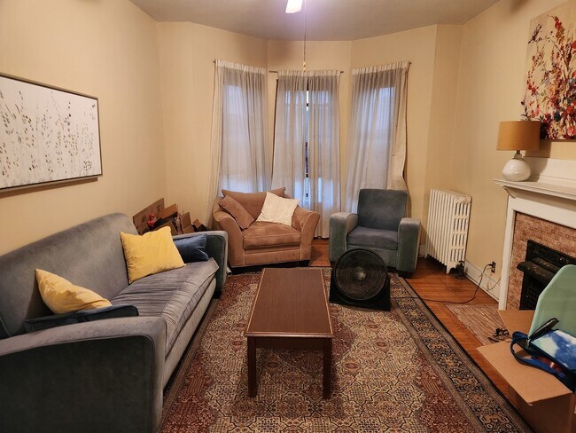 Photo - 664 W Oakdale Ave