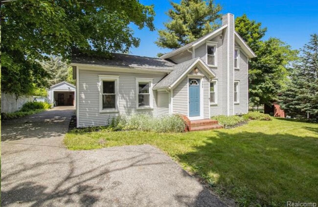 Photo - 388 Hillsdale St