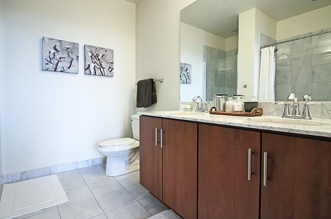 Photo - 2152 S Indiana Ave