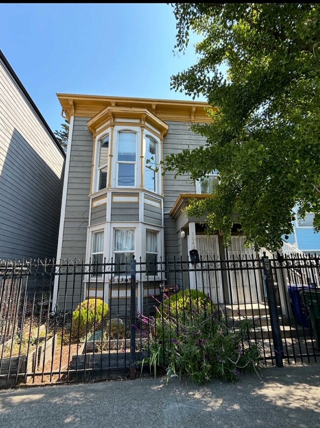 Photo - 1642 12th St Unidad 1642 12th St Oakland