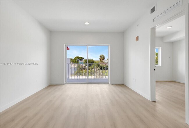 Photo - 1715 N Dixie Hwy Unit 2209