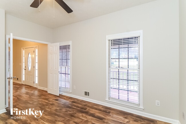 Photo - 7285 Wyngate Dr