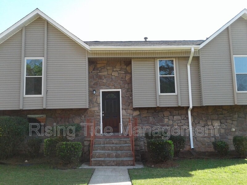 Photo - 229 Closhire Dr House