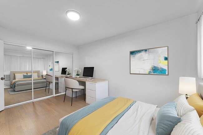 Photo - 925 W 30th St Unit 4