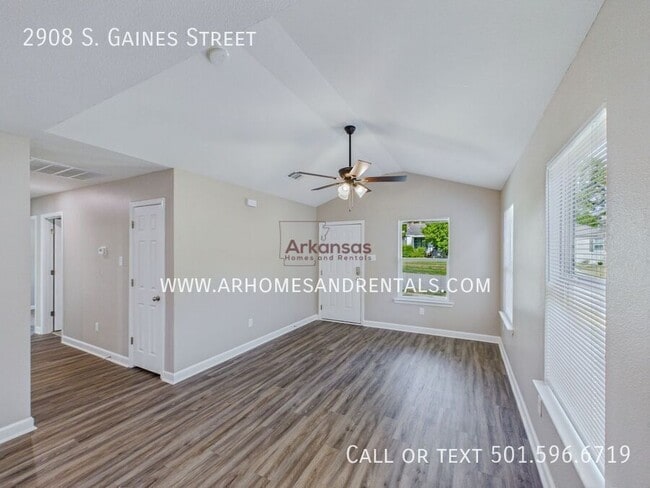 Photo - 2908 S Gaines St
