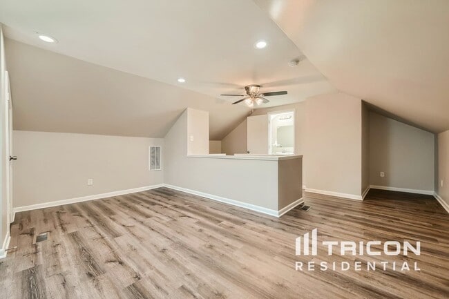 Photo - 7404 Park Dr