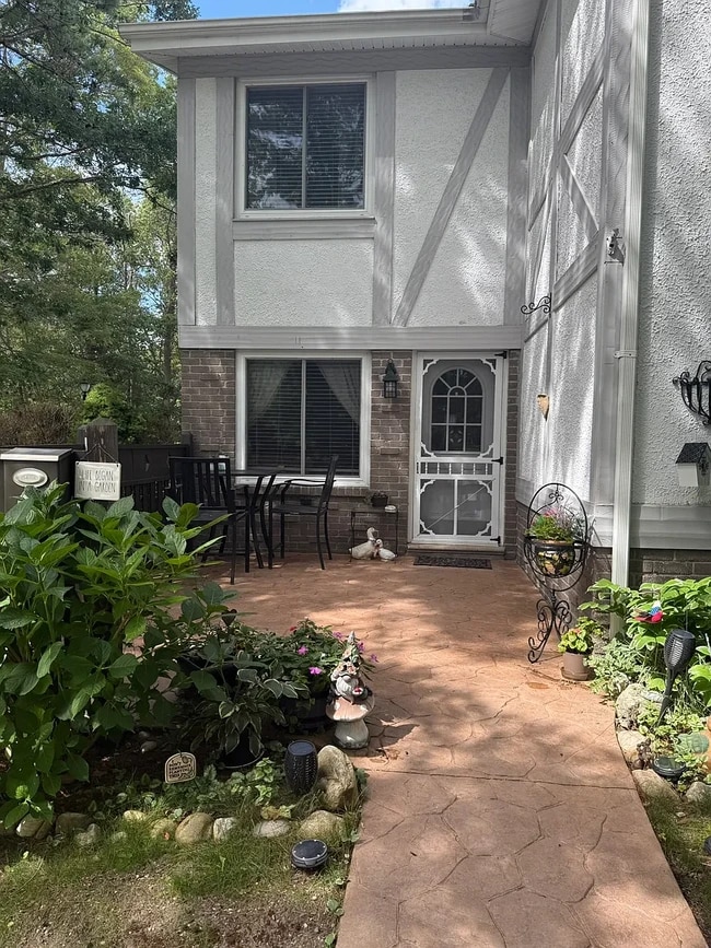 Building Photo - 586 Blue Ridge Dr Unit 586