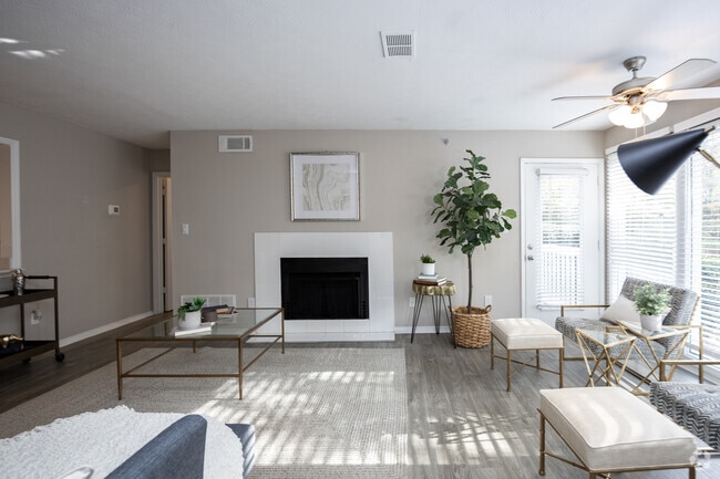 2BR, 2BA - 1,076SF - Webb Bridge Crossing