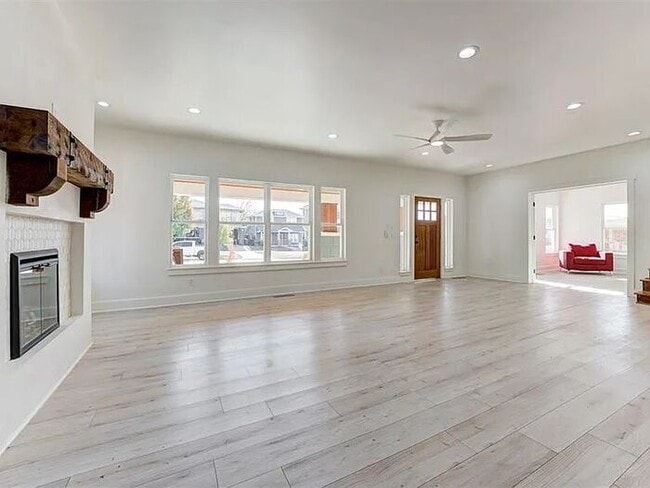 Photo - 213 NE 14th St