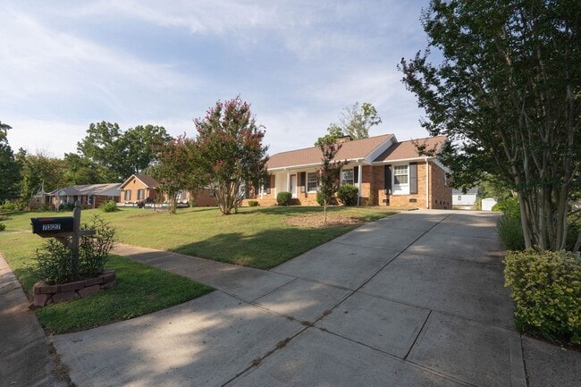 Photo - 7327 Meadowdale Ln