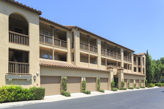 Estancia Apartment Homes