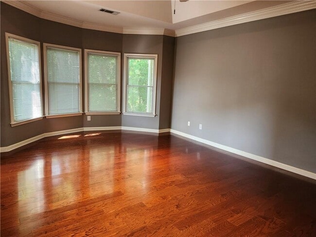 Photo - 2456 Tyne Terrace SE