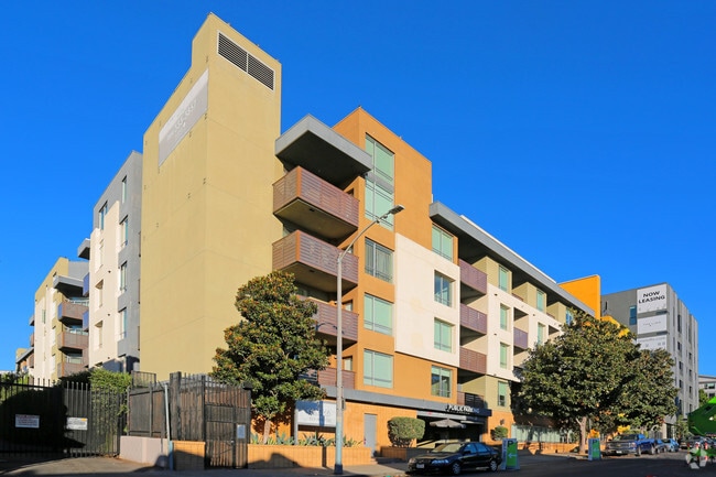 Fusion Encore Hollywood - Fusion Encore Hollywood