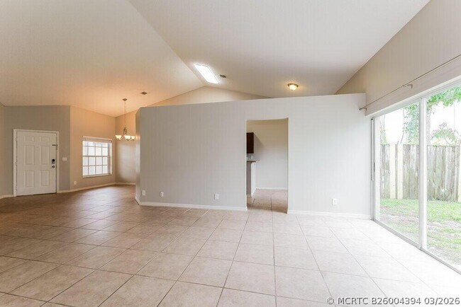 Photo - 180 Heatherwood Dr