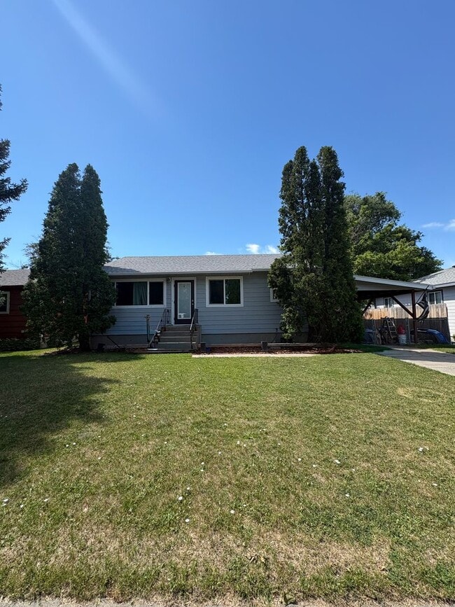 Photo - Spacious 4 bed 2 Bath Centrally Located