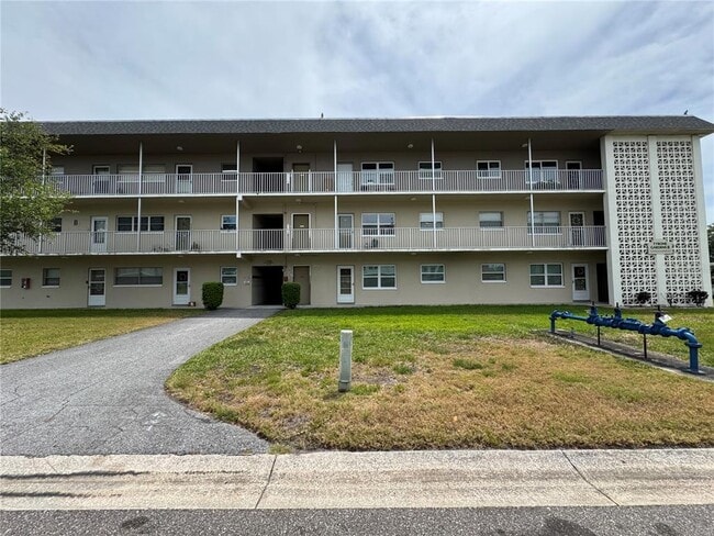 Building Photo - 5720 13th Ave N Unit 106B