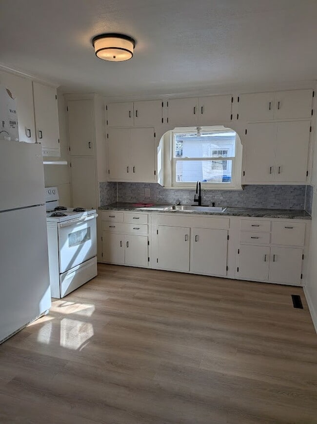 Photo - 622 Beckham St