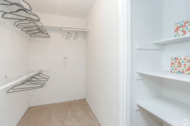 Building Photo - 10250 Lands End Dr Unit 1010