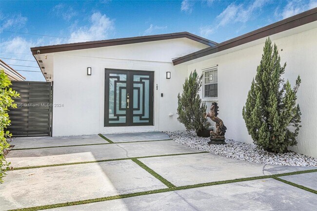 Photo - 182 NW 17th St