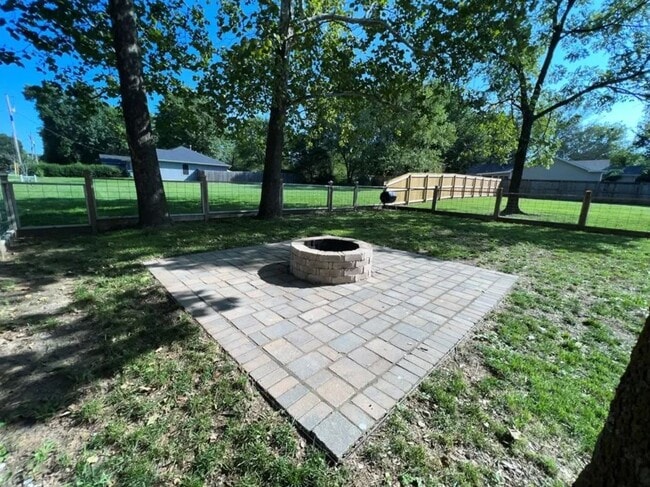 Built-in Fire Pit and Patio - 2002 E Huntsville Rd