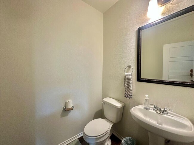 Photo - 123 Adeline Dr