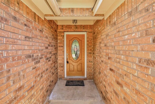 Photo - 1806 Oakmont Ln