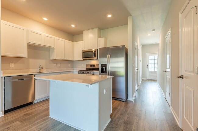 626 Longtail Ln