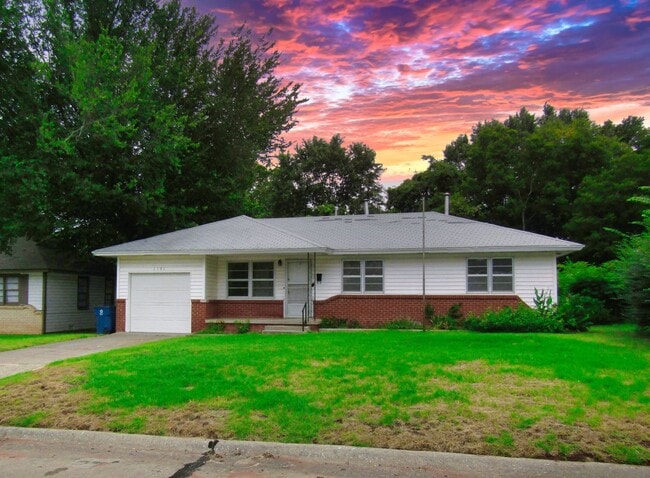 Photo - 1101 Sycamore Dr