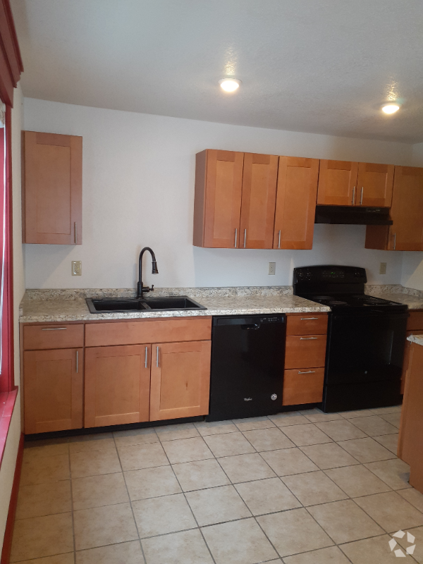 Building Photo - 2847 Main St Unit 8 Rental