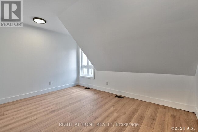 Photo - 50A Lanark Ave