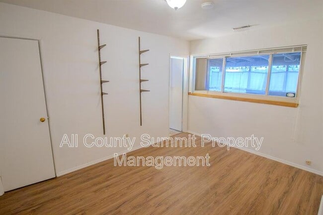 Photo - 9001 Hickory Pl