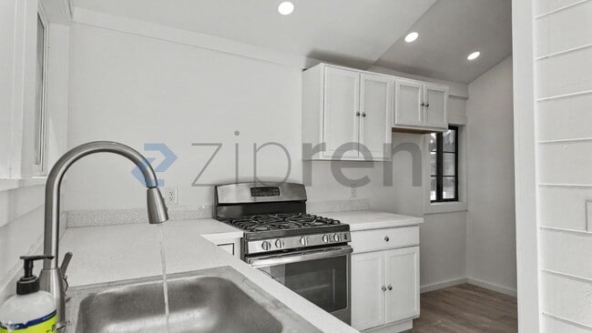 Unit Apt 1